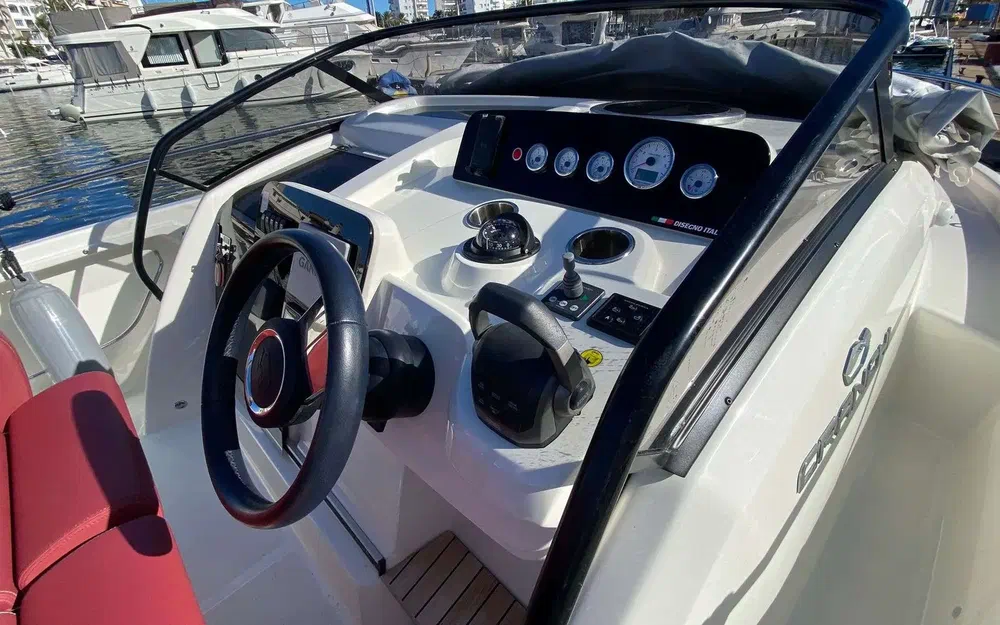 slider 4 Cranchi Endurance 30