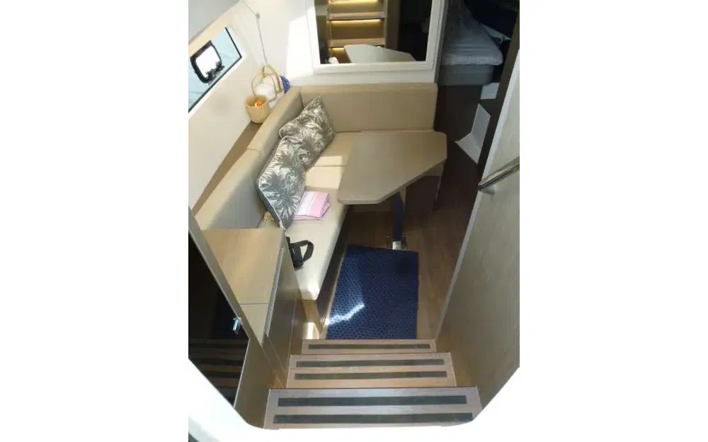 slider 11 Beneteau Gran Turismo 36