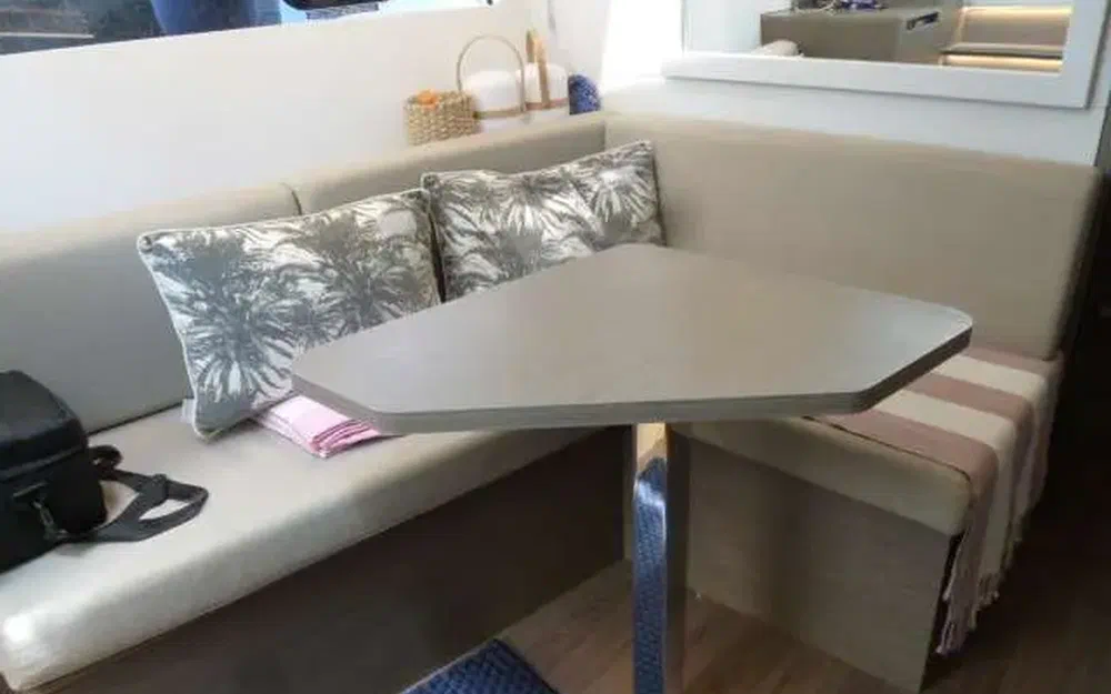 slider 12 Beneteau Gran Turismo 36