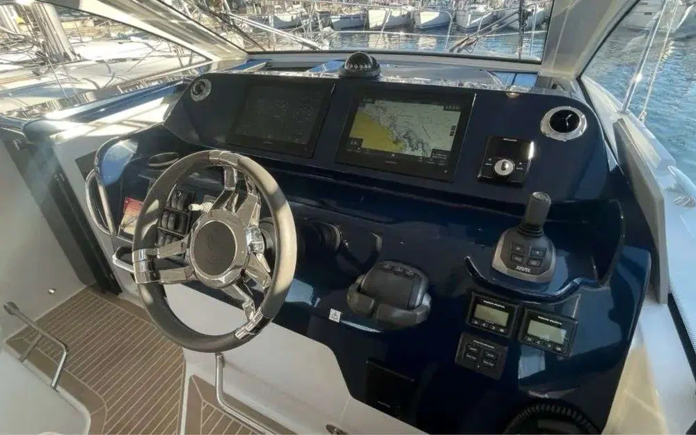 slider 1 Beneteau Gran Turismo 36