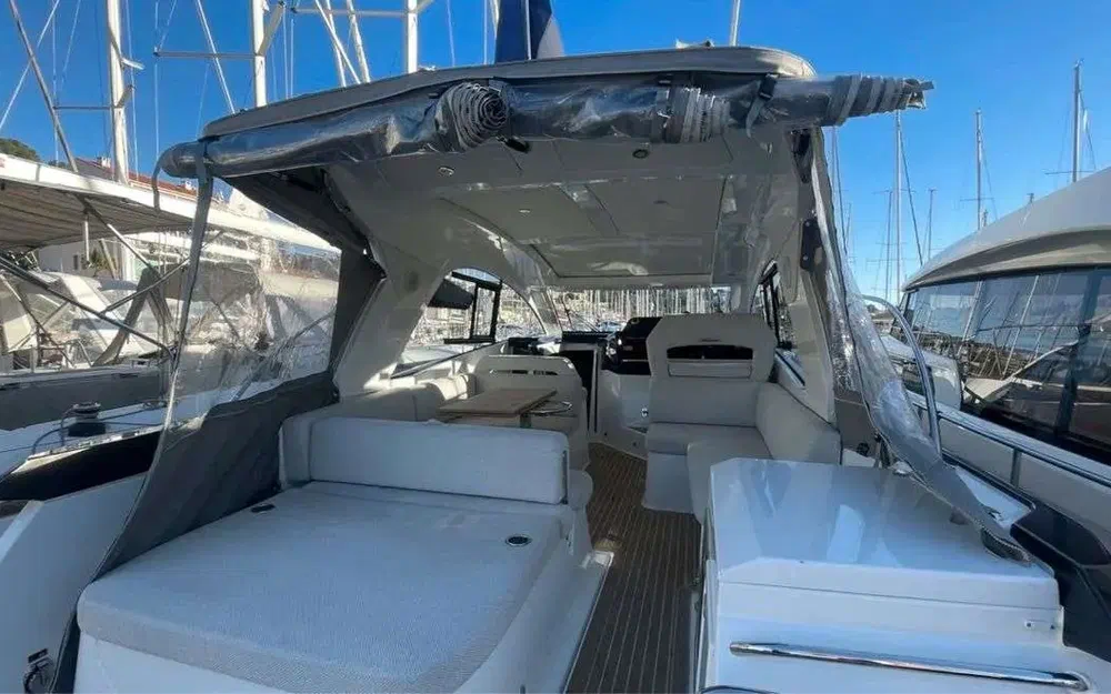 slider 2 Beneteau Gran Turismo 36