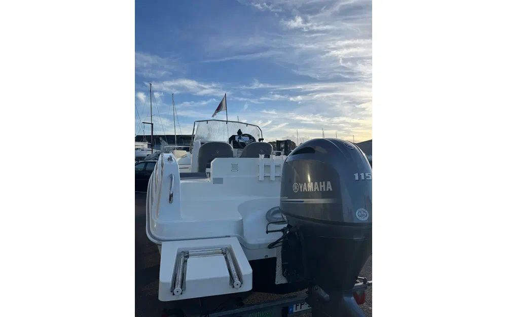 slider 3 Pacific Craft 625 Open