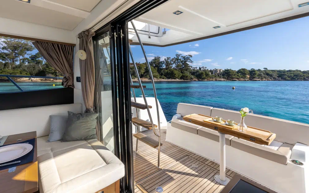 slider 14 Jeanneau Velasco 37 F