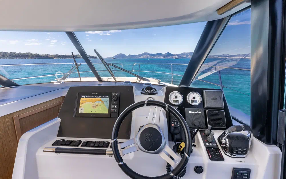 slider 1 Jeanneau Velasco 37 F