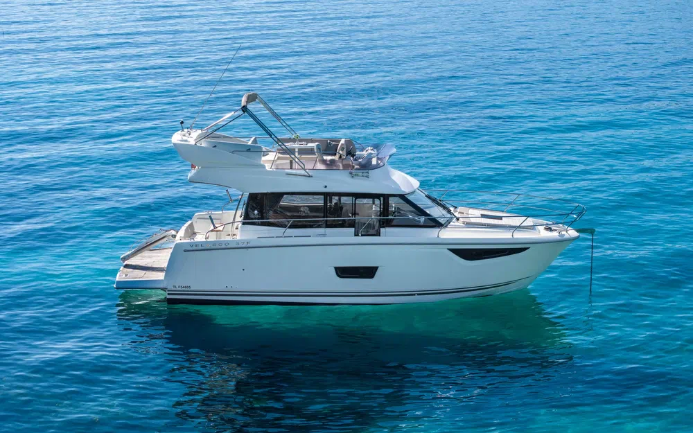 slider 32 Jeanneau Velasco 37 F