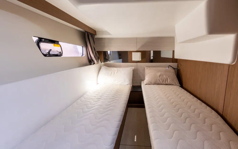 slider 4 Jeanneau Velasco 37 F