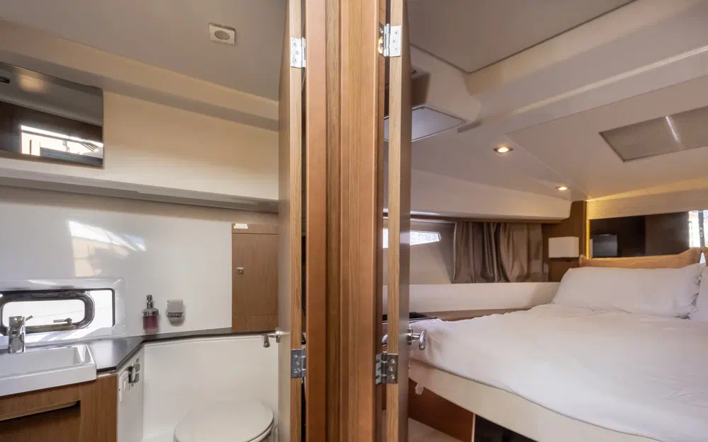 slider 6 Jeanneau Velasco 37 F