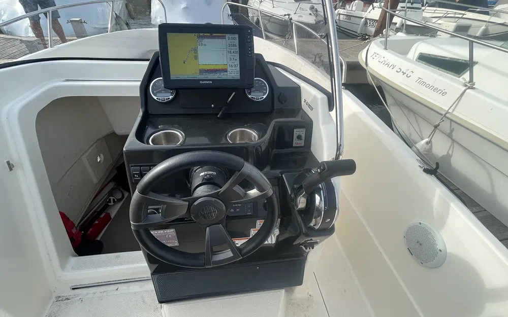 slider 18 Quicksilver Activ 675 Open