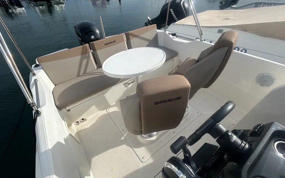 slider 6 Quicksilver Activ 675 Open