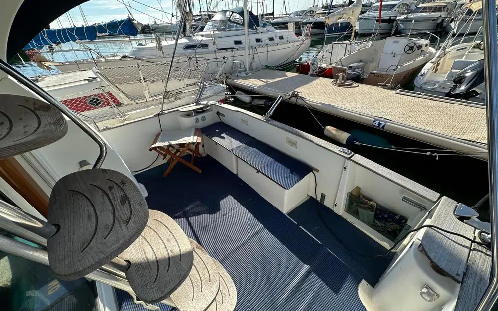 slider 2 Beneteau Antares 980 Fly