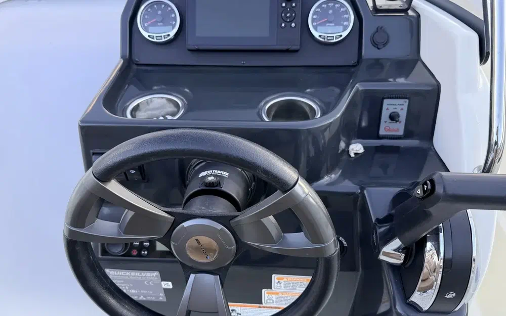 slider 11 Quicksilver Activ 675 Open