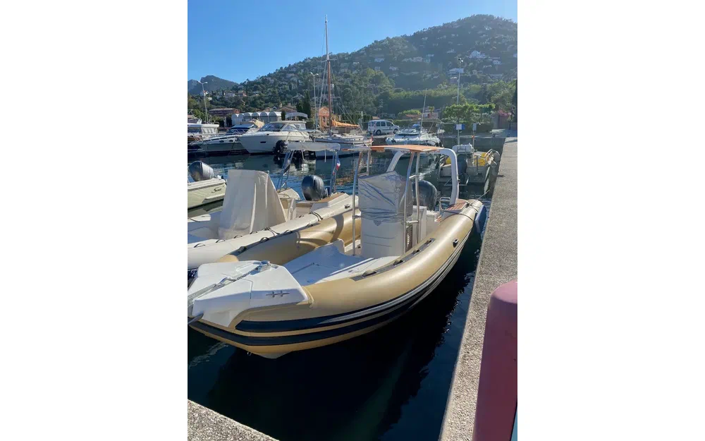 slider 0 Capelli Tempest 750