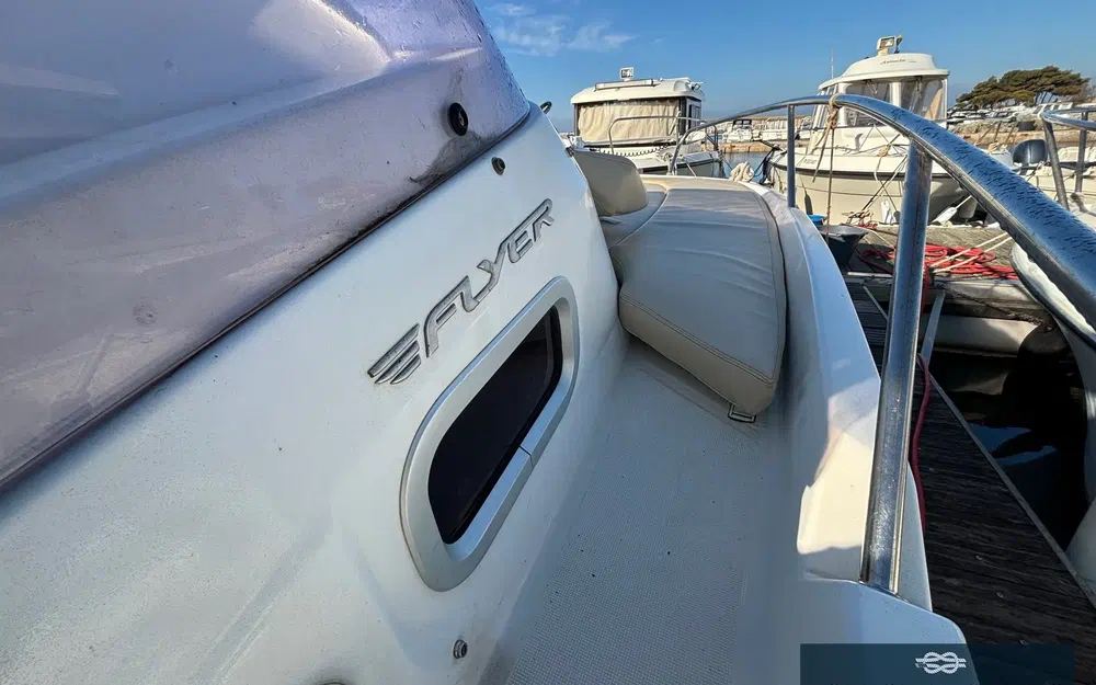 slider 9 Beneteau Flyer 750 Sun Deck
