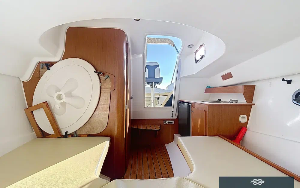 slider 4 Beneteau Flyer 750 Sun Deck