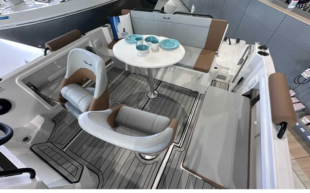 slider 4 Beneteau Flyer 7 SUNdeck