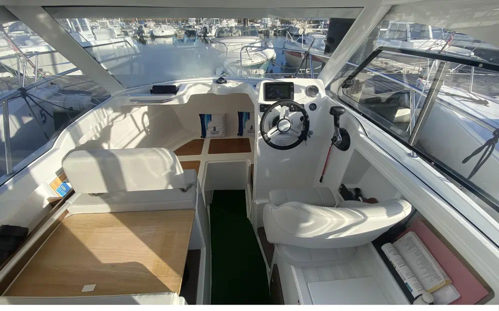 slider 11 Beneteau Antares 6