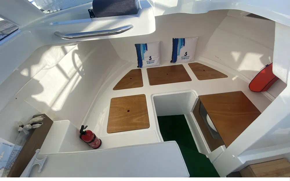 slider 14 Beneteau Antares 6