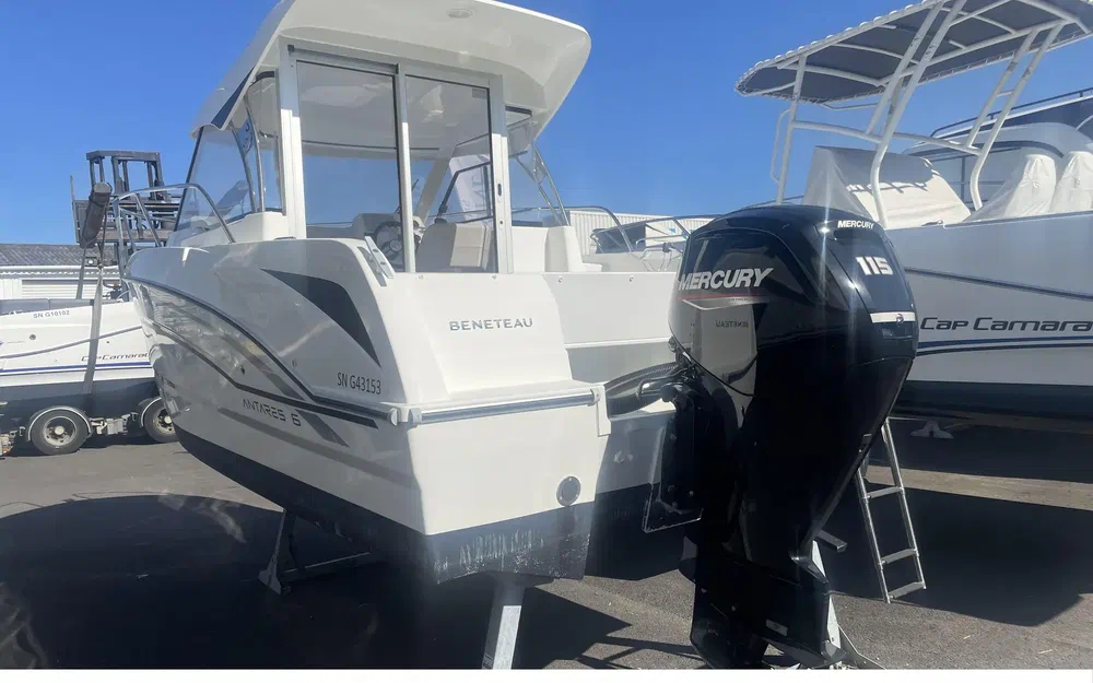slider 4 Beneteau Antares 6