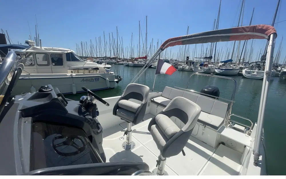 slider 5 Beneteau Flyer 6.6 SPACEdeck