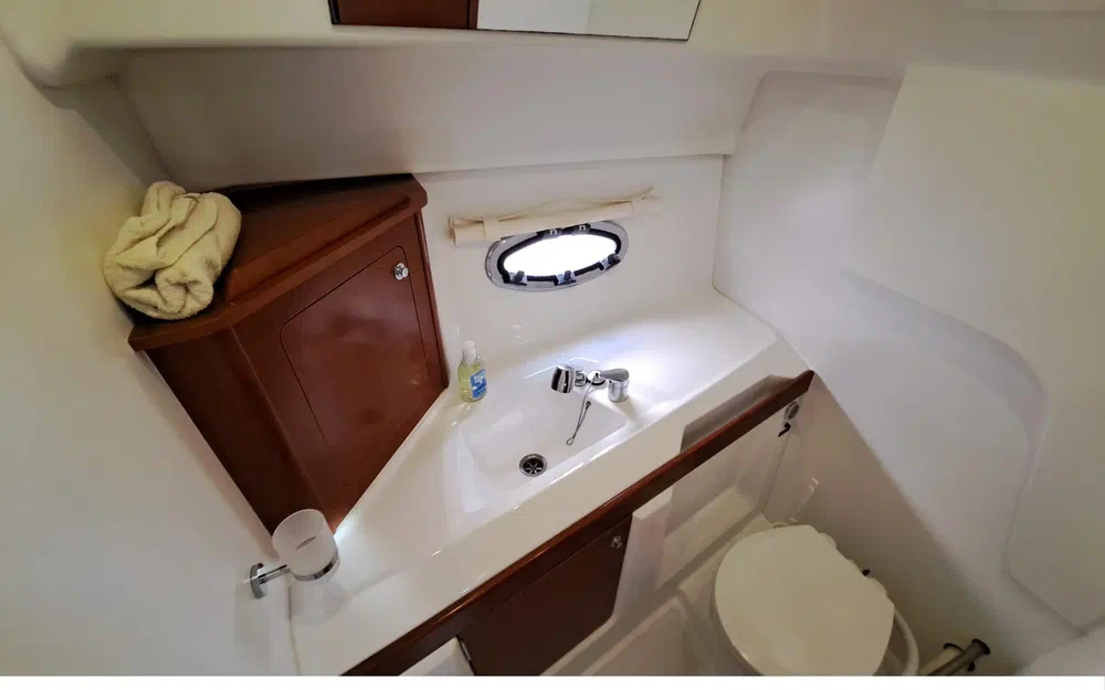 slider 9 Beneteau Antares 30 Fly