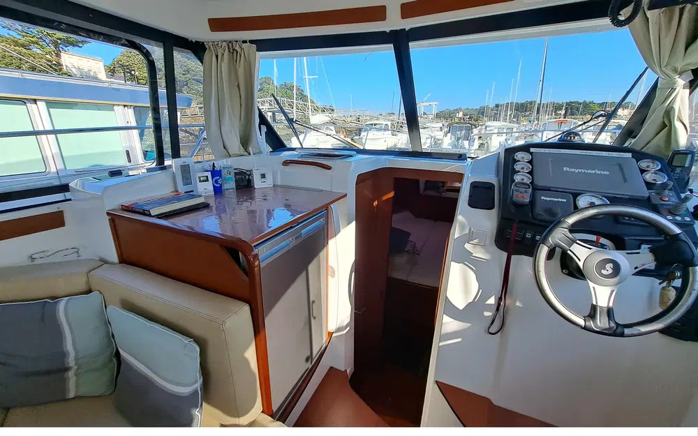 slider 13 Beneteau Antares 30 Fly
