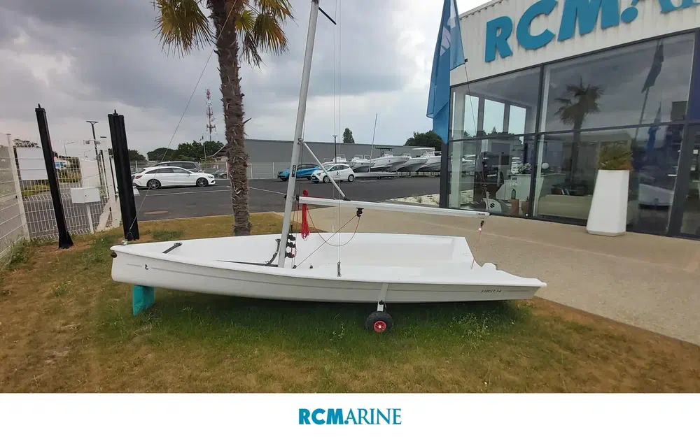 slider 0 Beneteau First 14