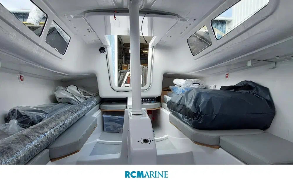 slider 0 Beneteau First 24 SE