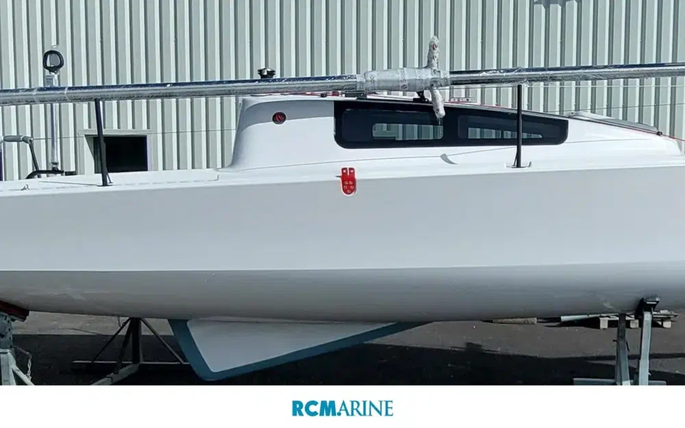 slider 1 Beneteau First 24 SE