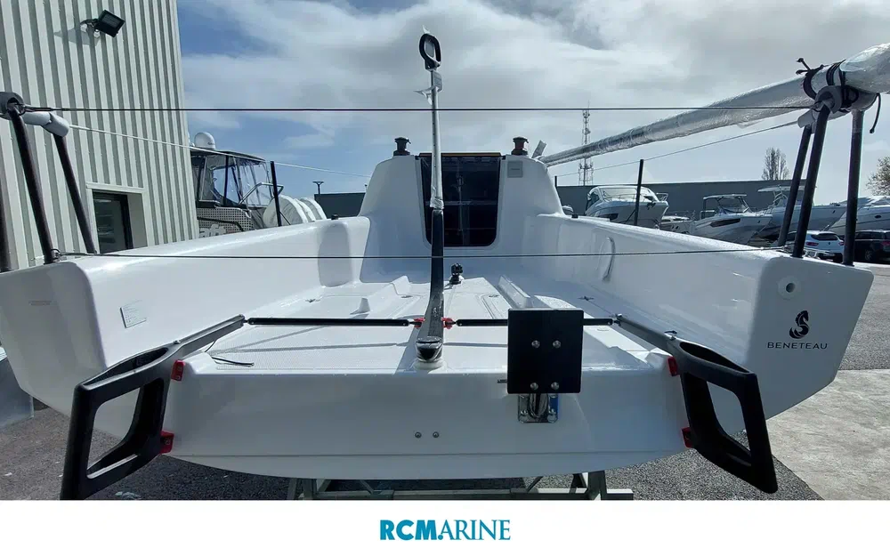 slider 2 Beneteau First 24 SE