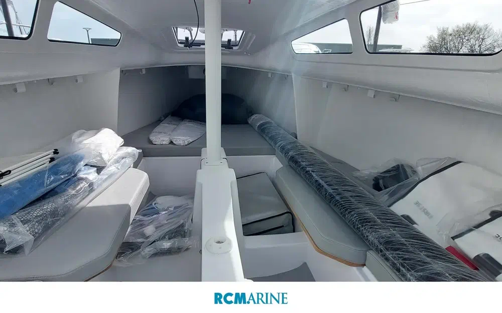 slider 3 Beneteau First 24 SE