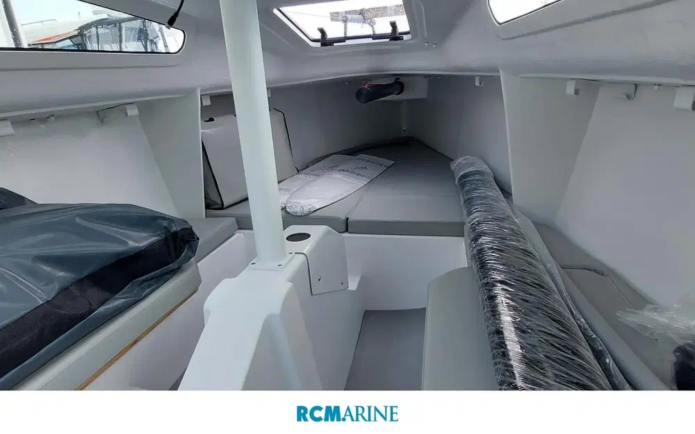 slider 4 Beneteau First 24 SE