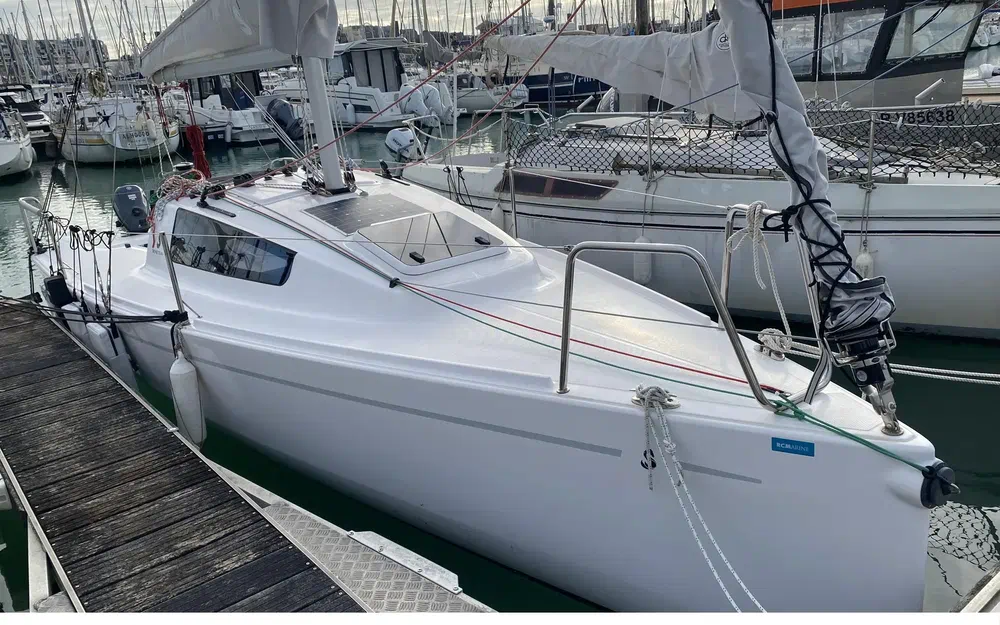 slider 1 Beneteau First 24