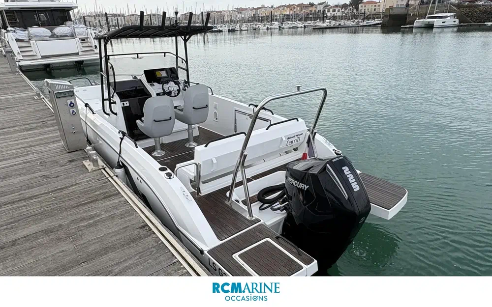 slider 5 Beneteau Flyer 8 SPACEdeck
