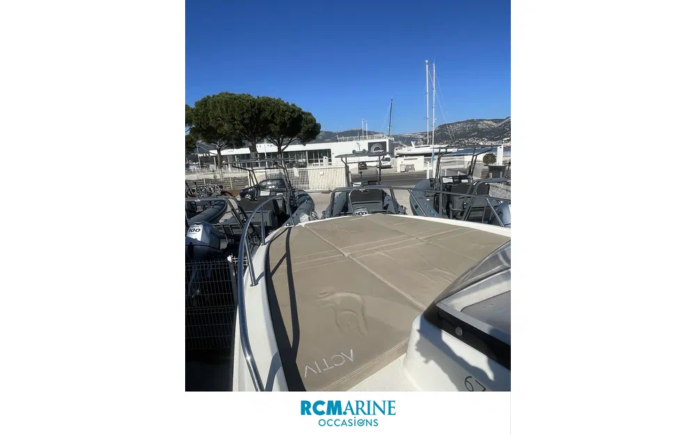 slider 6 Quicksilver Activ 675 Sundeck