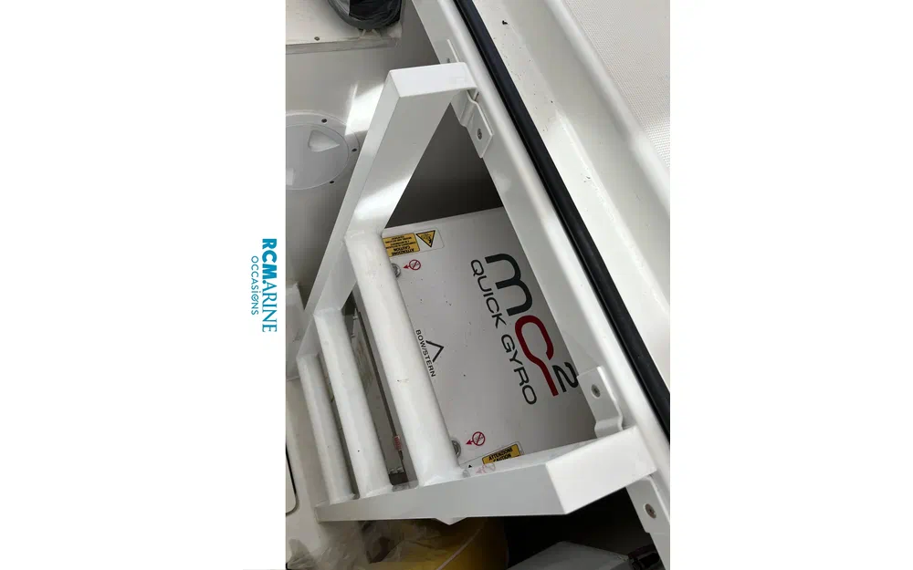 slider 1 Beneteau Flyer 10