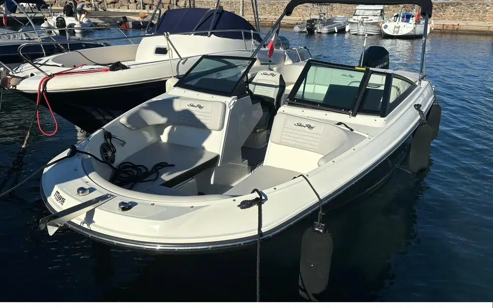 slider 1 Sea Ray 210 SPX OB