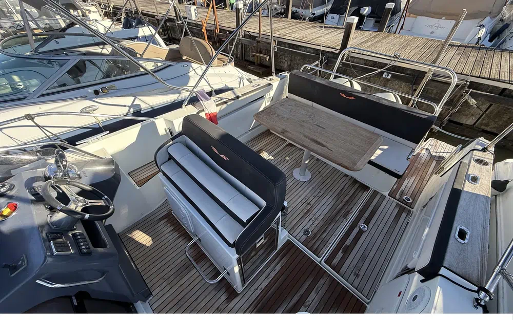 slider 4 Beneteau Flyer 8.8 SUNdeck