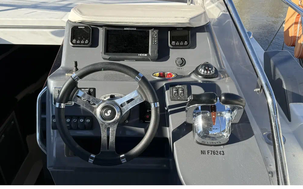 slider 7 Beneteau Flyer 8.8 SUNdeck
