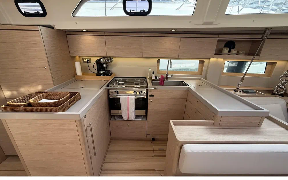 slider 10 Beneteau Oceanis 51.1