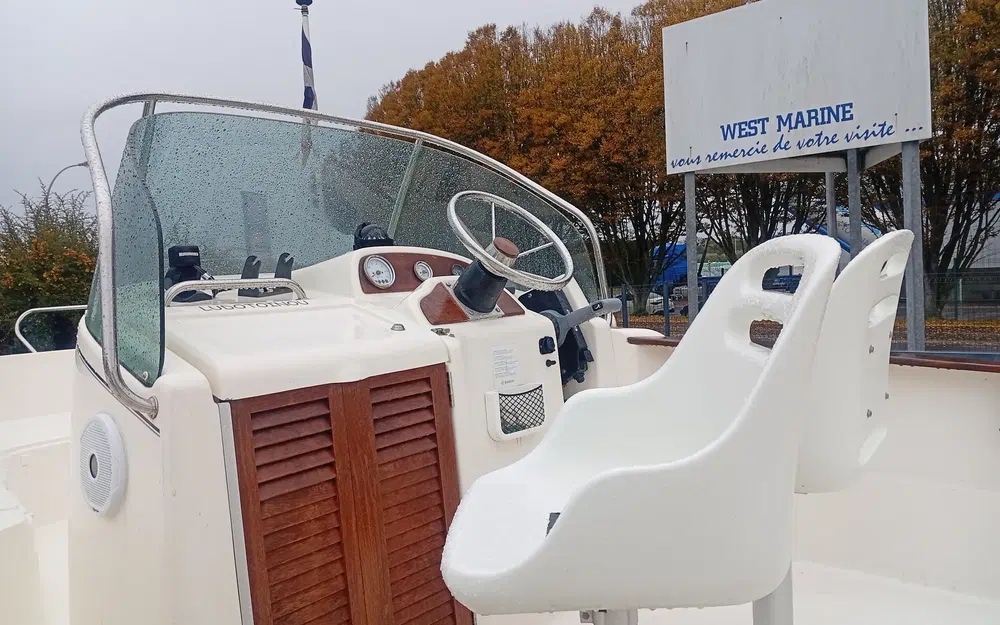 slider 4 Jeanneau Cap Camarat 625