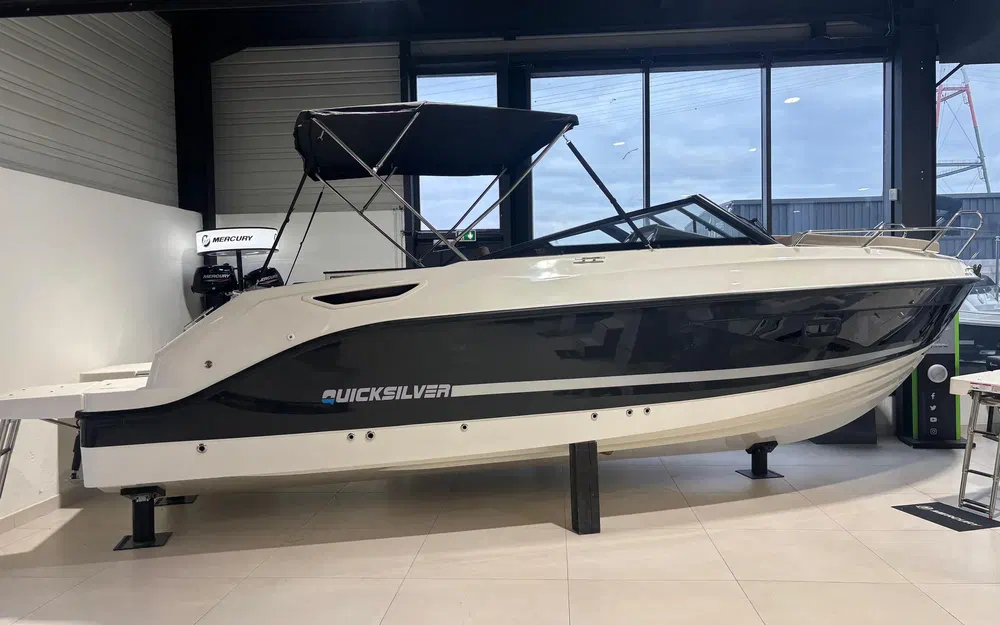 slider 1 Quicksilver Activ 755 Cruiser