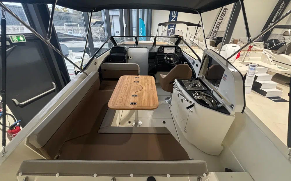 slider 4 Quicksilver Activ 755 Cruiser