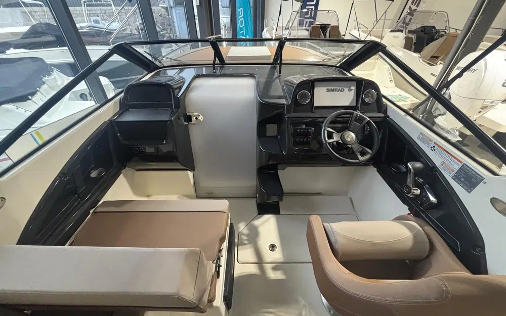 slider 10 Quicksilver Activ 755 Cruiser