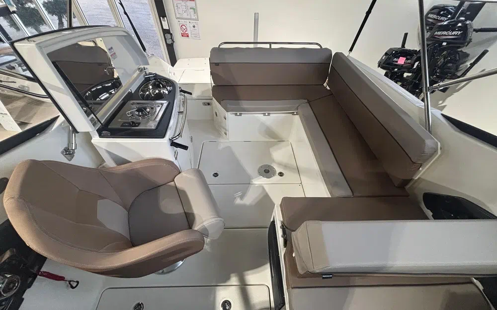 slider 6 Quicksilver Activ 755 Cruiser