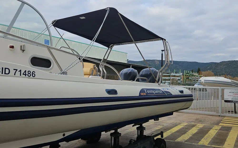 slider 4 Capelli Tempest 900