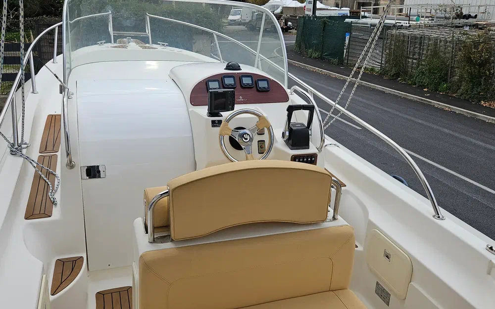 slider 7 Capelli Tempest 900 WA