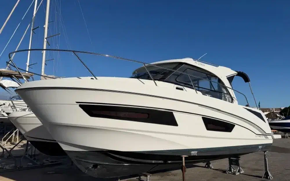 slider 0 Beneteau Antares 9 OB