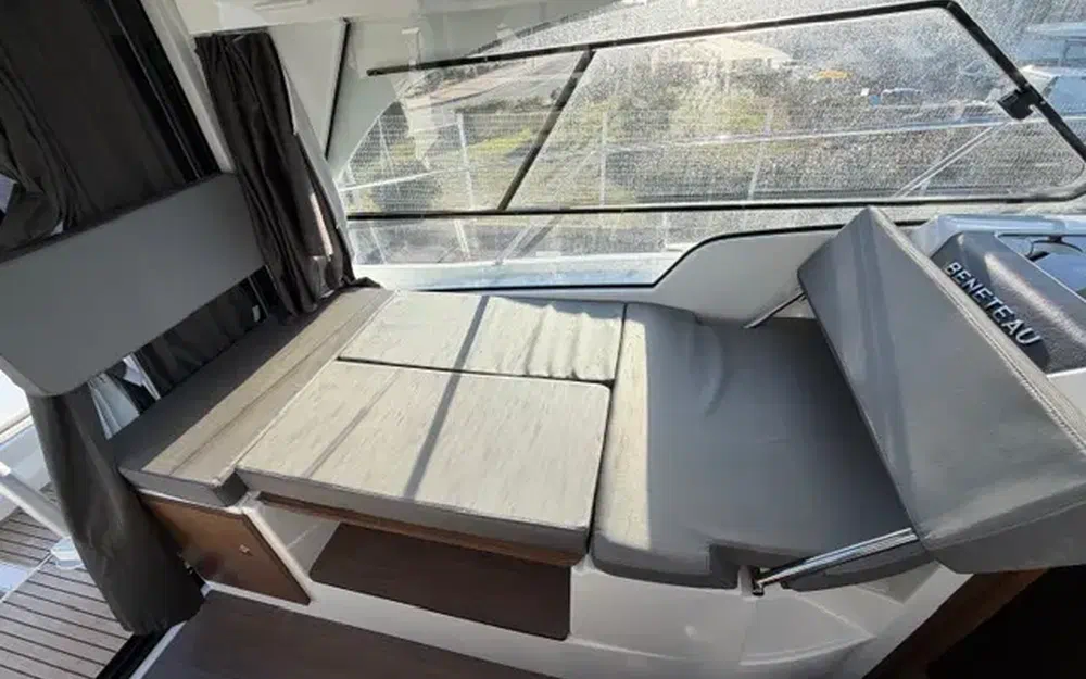 slider 10 Beneteau Antares 9 OB