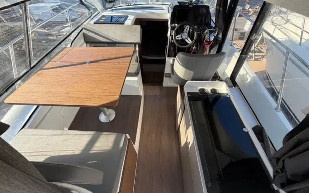 slider 4 Beneteau Antares 9 OB