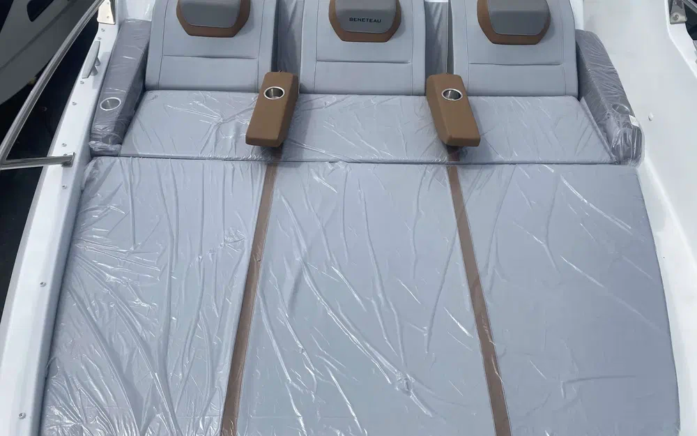 slider 10 Beneteau Flyer 10